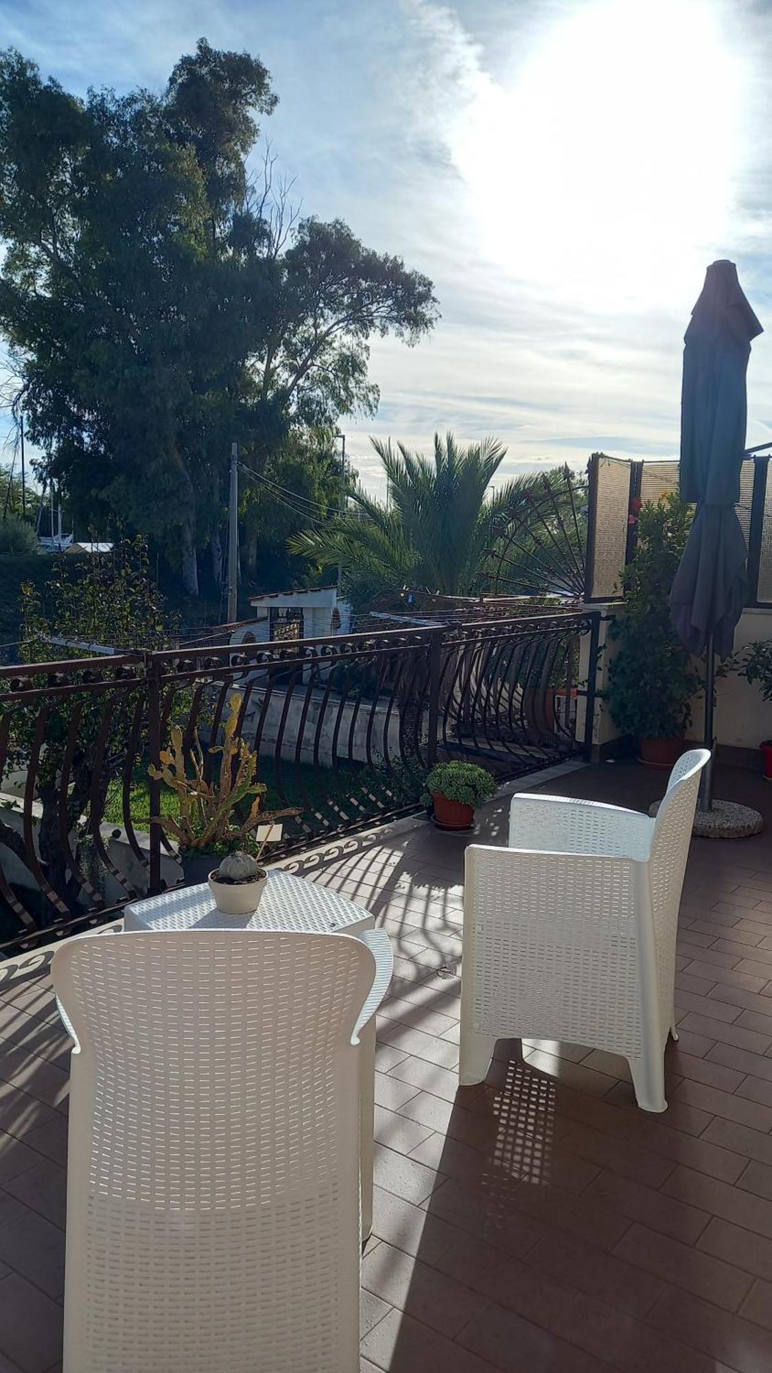 菲乌米奇诺A Santy'S House 1Piano-No Lift-Shuttle A Pagamento-Raggiungibile A Piedi Aeroporto-Fermata Bus Fiera Di Roma A 3 Minuti-Air Condiz Ed Extra Bed For A Fee A Pagamento公寓 外观 照片